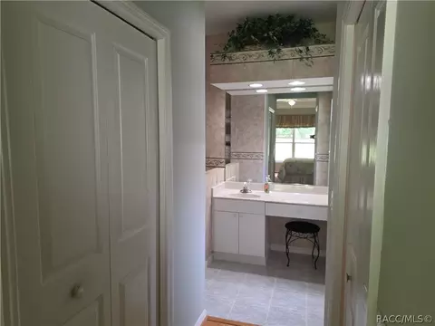 Entry Way - 836 W Silver Meadow Loop, Hernando, FL 34442 photo 2 of 3