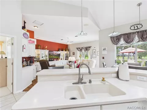 Kitchen - 277 E Liberty St, Hernando, FL 34442 photo 6 of 7