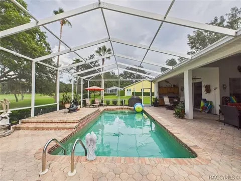 Exterior - 277 E Liberty St, Hernando, FL 34442 photo 2 of 27