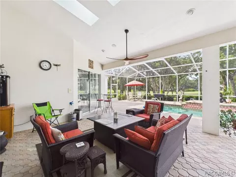Exterior - 277 E Liberty St, Hernando, FL 34442 photo 15 of 27