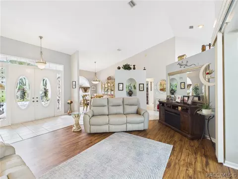 Entry Way - 277 E Liberty St, Hernando, FL 34442 photo 2 of 4