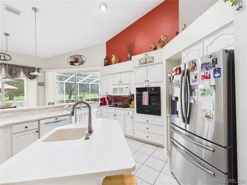 Kitchen - 277 E Liberty St, Hernando, FL 34442 photo 5 of 7