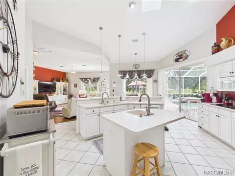 Kitchen - 277 E Liberty St, Hernando, FL 34442 photo 4 of 7