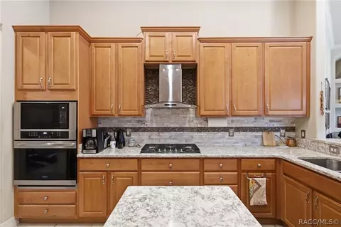 Kitchen - 1041 W Beagle Run Loop, Hernando, FL 34442 photo 3 of 6