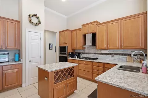 Kitchen - 1041 W Beagle Run Loop, Hernando, FL 34442 photo 6 of 6
