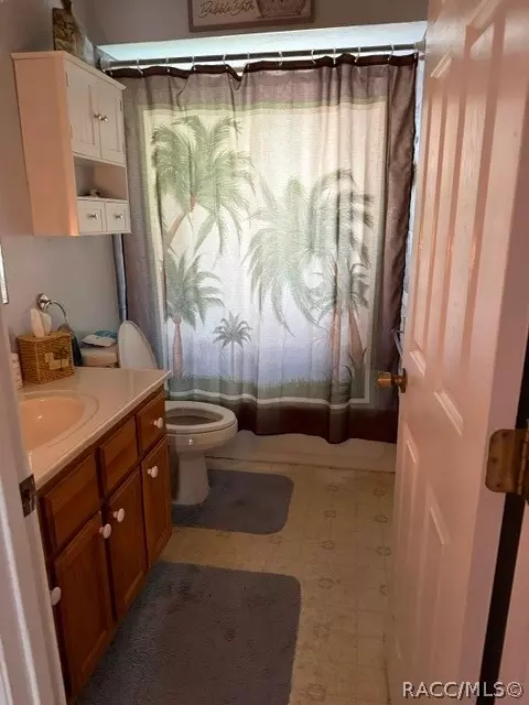 Bath - 8813 E Devonshire Rd, Inverness, FL 34450 photo 1 of 1