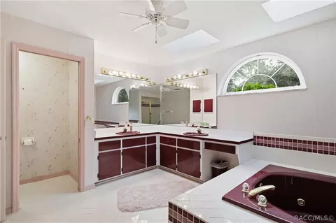 Bath - 1610 E Westgate Ln, Hernando, FL 34442 photo 3 of 5
