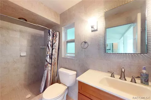 Bath - 1610 E Westgate Ln, Hernando, FL 34442 photo 1 of 5