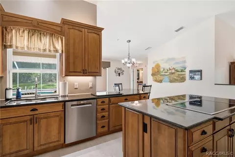 Kitchen - 1610 E Westgate Ln, Hernando, FL 34442 photo 4 of 6