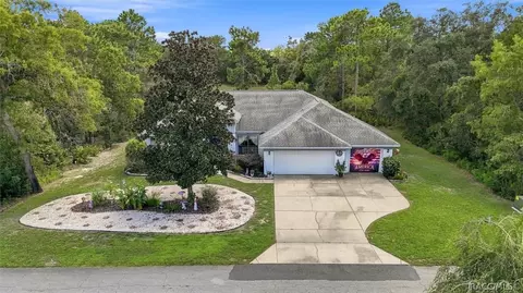5 Cyclamen Ct W, Homosassa, FL 34446