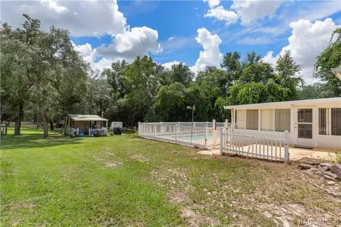 Exterior - 1294 E Cleveland St, Hernando, FL 34442 photo 9 of 14