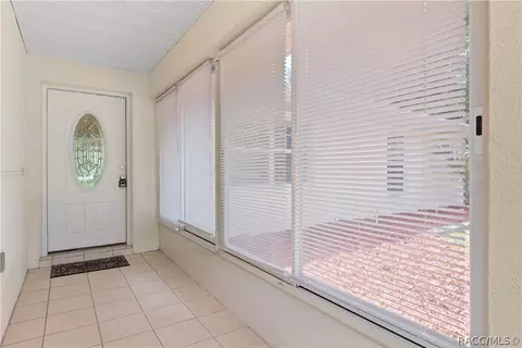Exterior - 1294 E Cleveland St, Hernando, FL 34442 photo 2 of 14