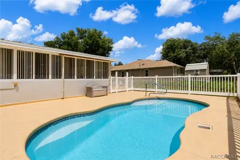 Exterior - 1294 E Cleveland St, Hernando, FL 34442 photo 8 of 14