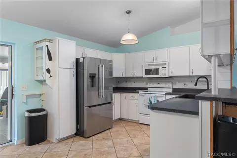 Kitchen - 1294 E Cleveland St, Hernando, FL 34442 photo 2 of 4