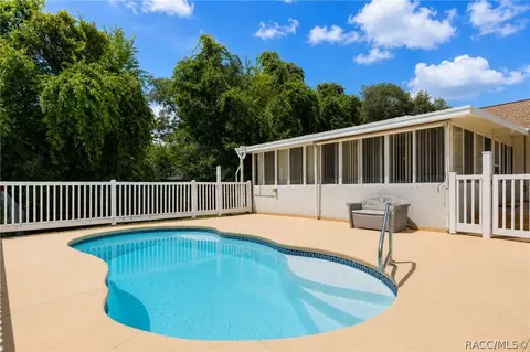 Exterior - 1294 E Cleveland St, Hernando, FL 34442 photo 1 of 14