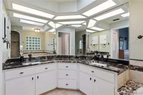 Bath - 345 E Samuel Ct, Hernando, FL 34442 photo 1 of 7