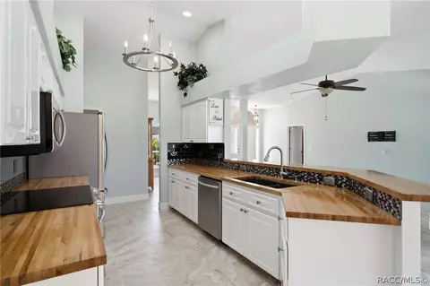 Kitchen - 345 E Samuel Ct, Hernando, FL 34442 photo 5 of 7