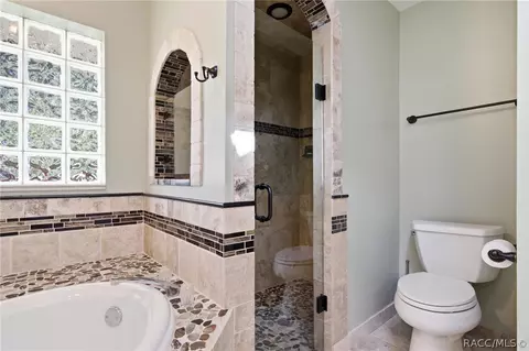 Bath - 345 E Samuel Ct, Hernando, FL 34442 photo 4 of 7