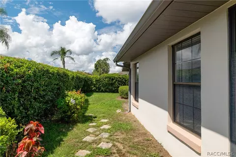 Exterior - 3968 E Arbor Lakes Dr, Hernando, FL 34442 photo 6 of 17