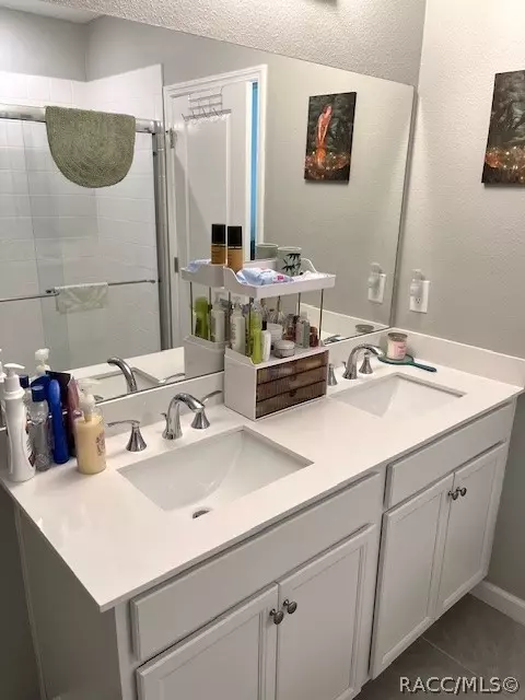 Bath - 8247 W Eldron Pl, Dunnellon, FL 34434 photo 1 of 6
