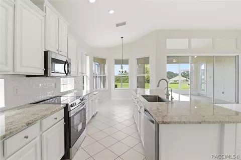 Kitchen - 51 W Doerr Path, Hernando, FL 34442 photo 4 of 5