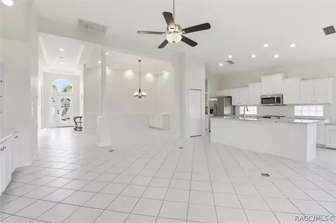 Living - 51 W Doerr Path, Hernando, FL 34442 photo 1 of 4