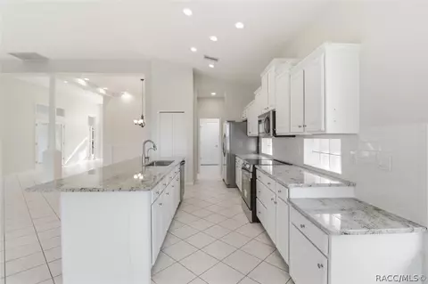 Kitchen - 51 W Doerr Path, Hernando, FL 34442 photo 3 of 5