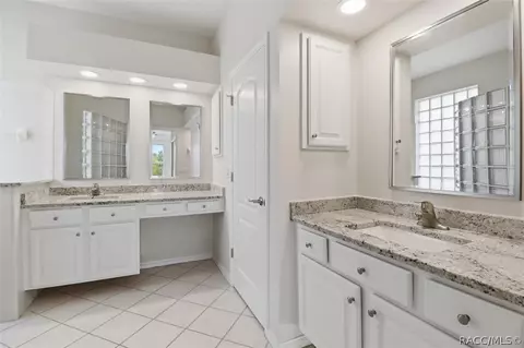 Bath - 51 W Doerr Path, Hernando, FL 34442 photo 1 of 4