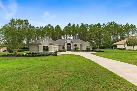 Exterior - 104 E Atlantic St, Hernando, FL 34442 photo 2 of 17