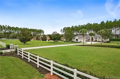 Exterior - 104 E Atlantic St, Hernando, FL 34442 photo 13 of 17