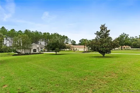 Exterior - 104 E Atlantic St, Hernando, FL 34442 photo 15 of 17