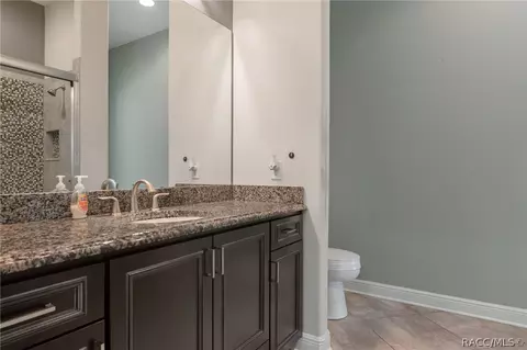 Bath - 104 E Atlantic St, Hernando, FL 34442 photo 7 of 8