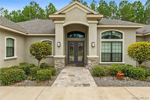 Exterior - 104 E Atlantic St, Hernando, FL 34442 photo 4 of 17
