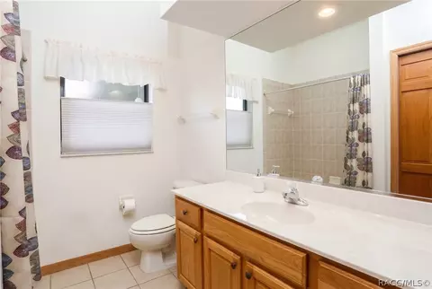 Bath - 779 W Mays Path, Hernando, FL 34442 photo 2 of 3