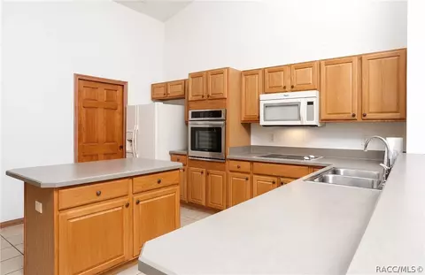 Kitchen - 779 W Mays Path, Hernando, FL 34442 photo 3 of 3