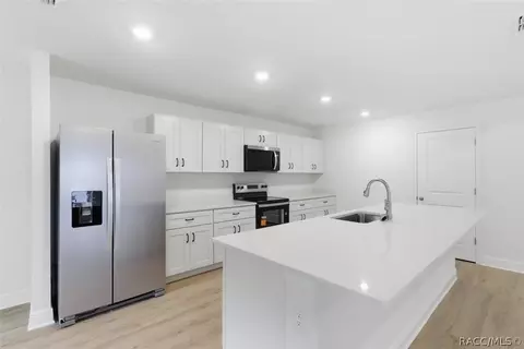 Kitchen - 1474 E Cleveland St, Hernando, FL 34442 photo 2 of 3