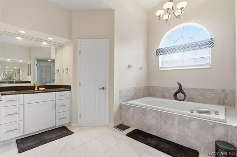 Bath - 625 E Gilchrist Ct, Hernando, FL 34442 photo 1 of 4