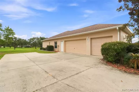 Exterior - 625 E Gilchrist Ct, Hernando, FL 34442 photo 2 of 10