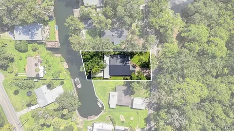 9459 W Spring Cove Rd, Homosassa, FL 34448