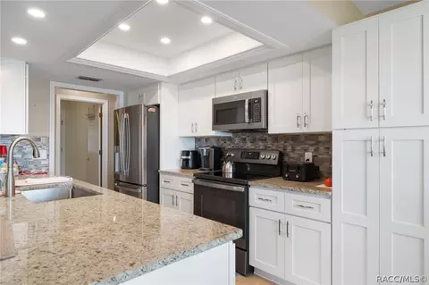 Kitchen - 4038 Eagle Trl, Hernando, FL 34442 photo 2 of 4