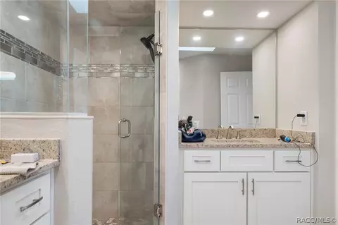 Bath - 4038 Eagle Trl, Hernando, FL 34442 photo 3 of 5