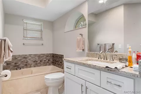 Bath - 4038 Eagle Trl, Hernando, FL 34442 photo 2 of 5