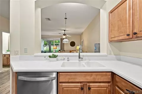Kitchen - 1660 W Spring Meadow Loop, Lecanto, FL 34461 photo 3 of 4