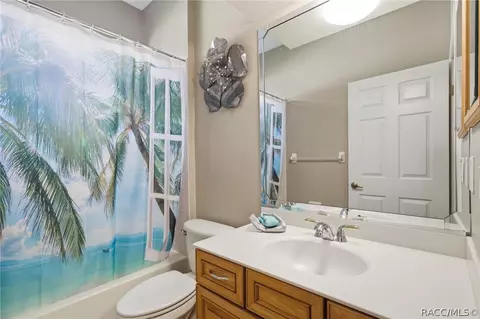 Bath - 1901 N Gibson Pt, Hernando, FL 34442 photo 5 of 6