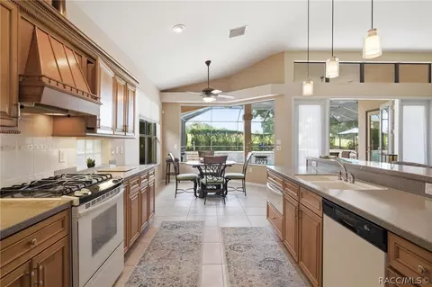 Kitchen - 1901 N Gibson Pt, Hernando, FL 34442 photo 5 of 6