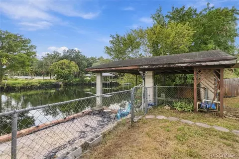 Exterior - 360 S Inglis Ave, Inglis, FL 34449 photo 2 of 5