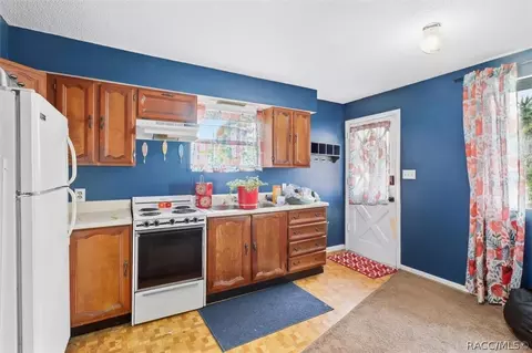 Kitchen - 360 S Inglis Ave, Inglis, FL 34449 photo 1 of 6