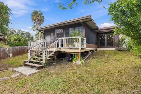 Exterior - 360 S Inglis Ave, Inglis, FL 34449 photo 3 of 5