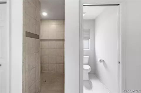 Bath - 2651 E Maidstone Ct, Hernando, FL 34442 photo 2 of 4
