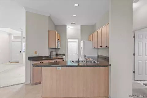 Kitchen - 3671 E Arbor Lakes Dr, Hernando, FL 34442 photo 4 of 5